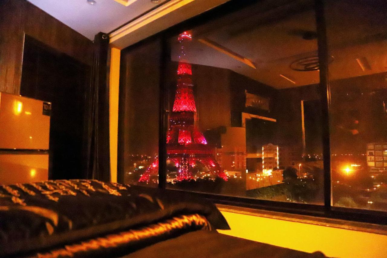 Adara Suites Lahore Luaran gambar