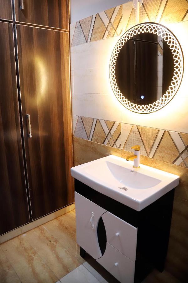 Adara Suites Lahore Luaran gambar
