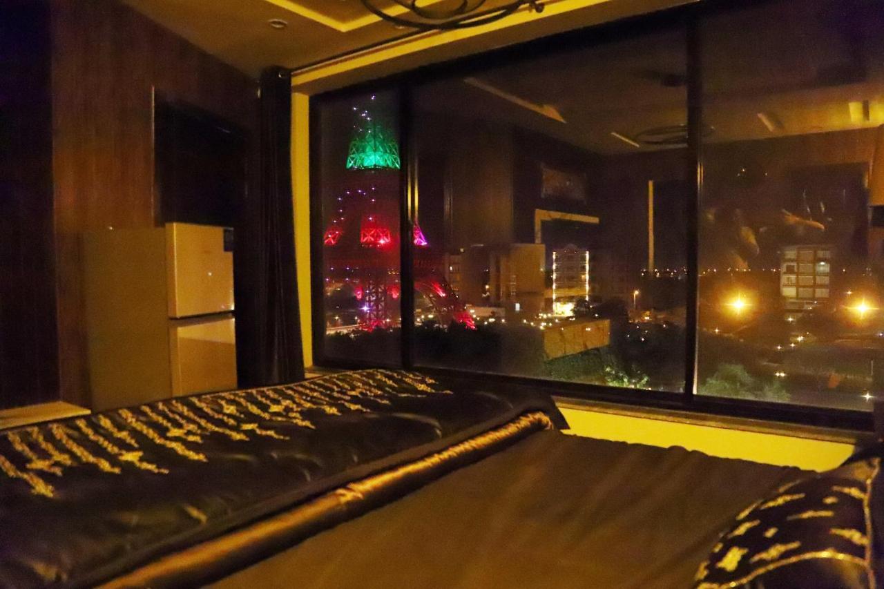 Adara Suites Lahore Luaran gambar